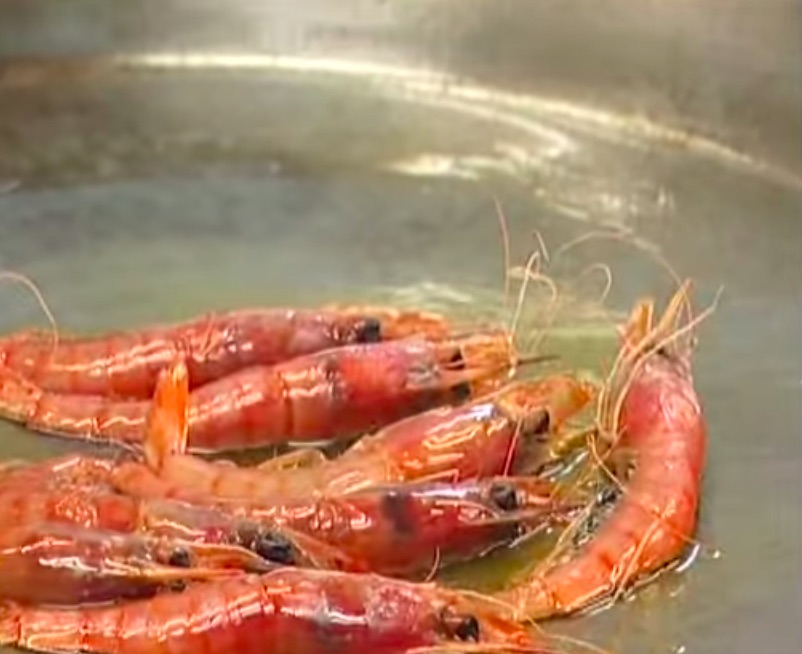 Recette Fideua de mise en place des gambas Bible de la paella